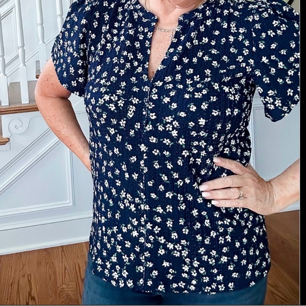 LOFT Navy Floral Pintuck Short Sleeve Blouse